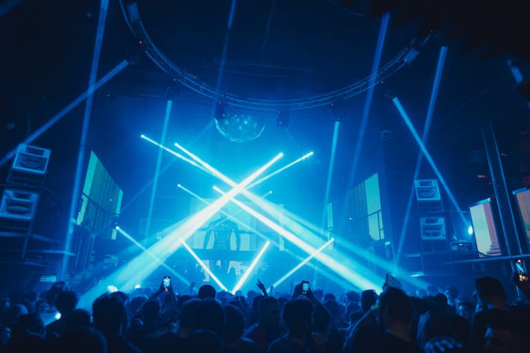 Millors clubs de techno a Barcelona: On anar i com entrar